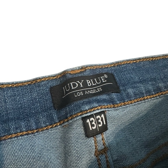 Judy Blue Women’s Jeans Straight Leg Blue Denim Ripped Raw Hem Size 13 31 Waist - Picture 3 of 4